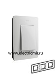 Изображение 8200630-200 Рамка на 3 поста, белый, черное основание, 82 Detail
